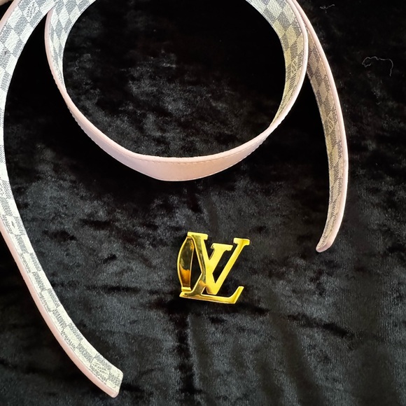 Louis Vuitton initials reversible 30mm belt - Picture 7 of 9